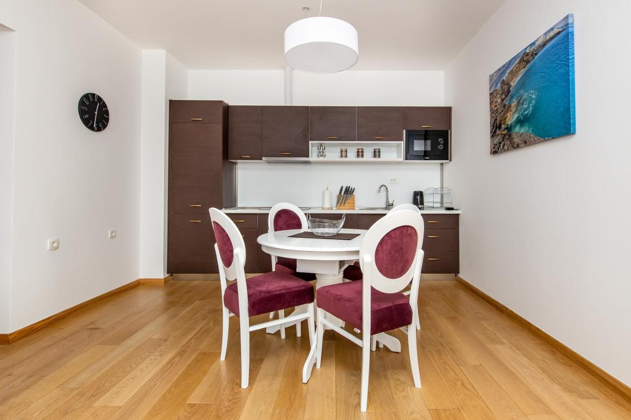 Apartments Lora In Apart-Hotel บุดวา ภายนอก รูปภาพ