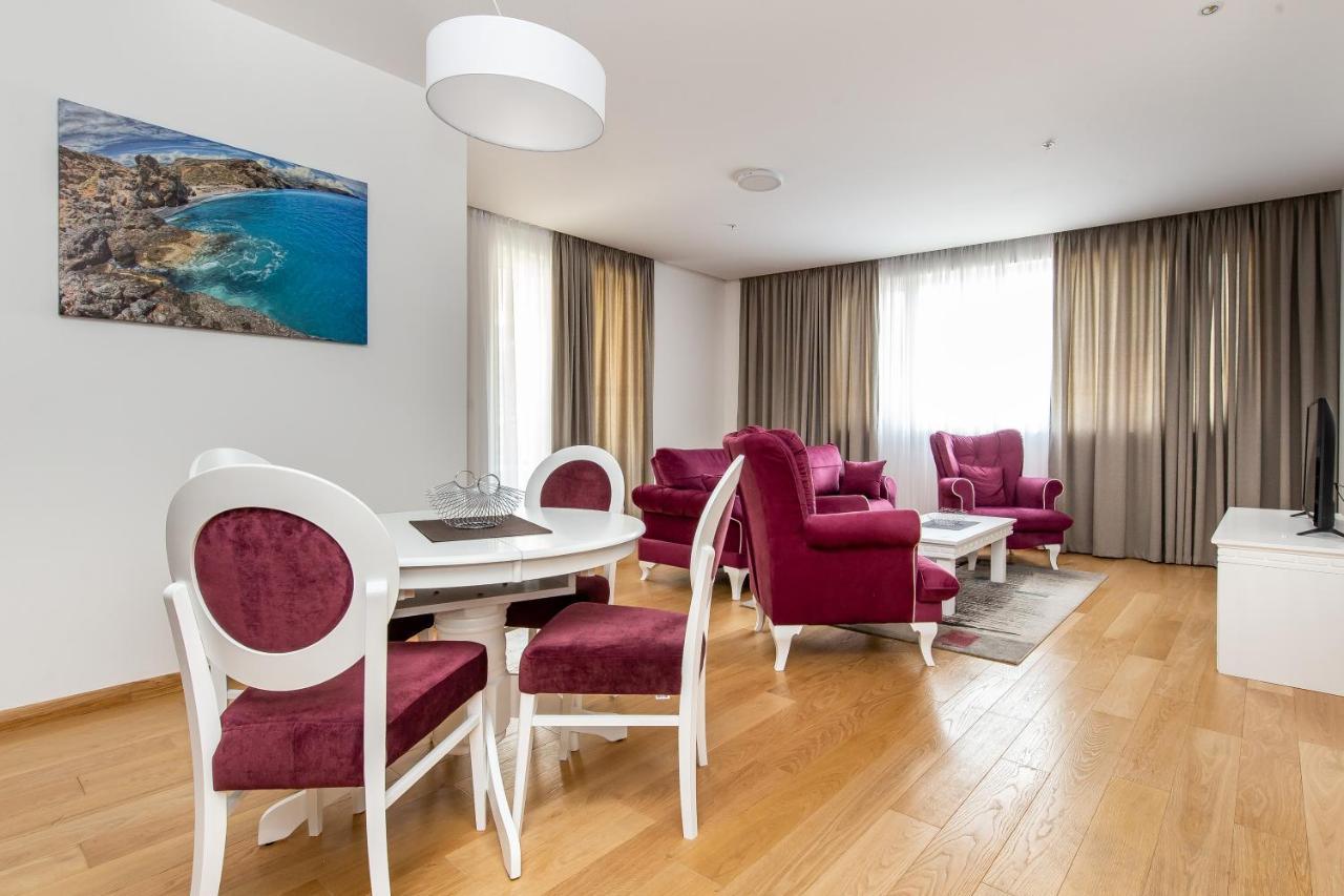 Apartments Lora In Apart-Hotel บุดวา ภายนอก รูปภาพ