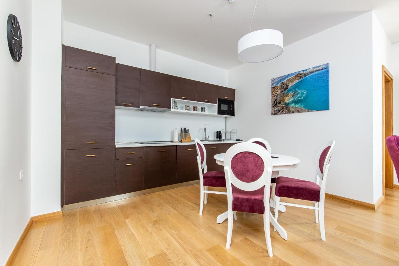 Apartments Lora In Apart-Hotel บุดวา ภายนอก รูปภาพ