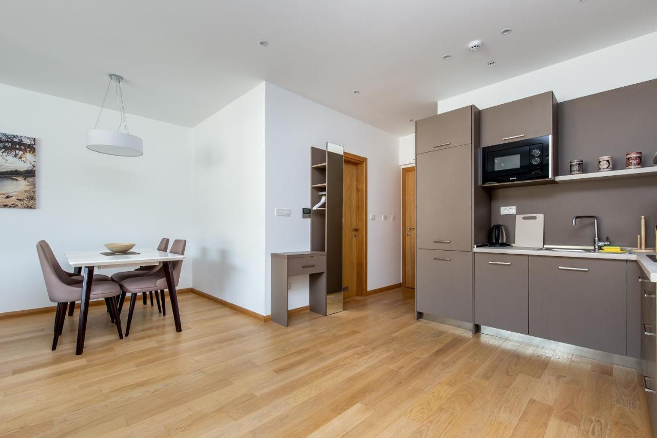 Apartments Lora In Apart-Hotel บุดวา ภายนอก รูปภาพ