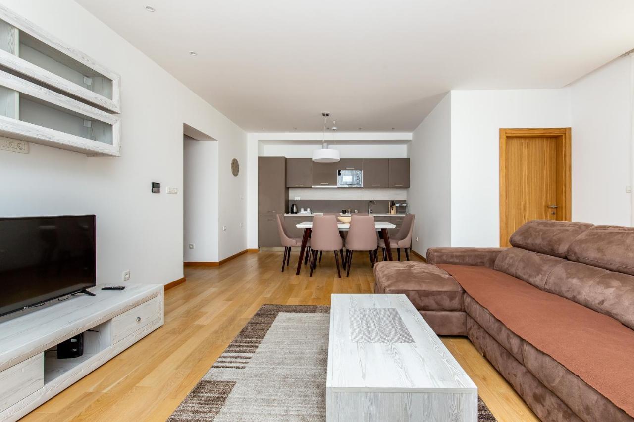 Apartments Lora In Apart-Hotel บุดวา ภายนอก รูปภาพ