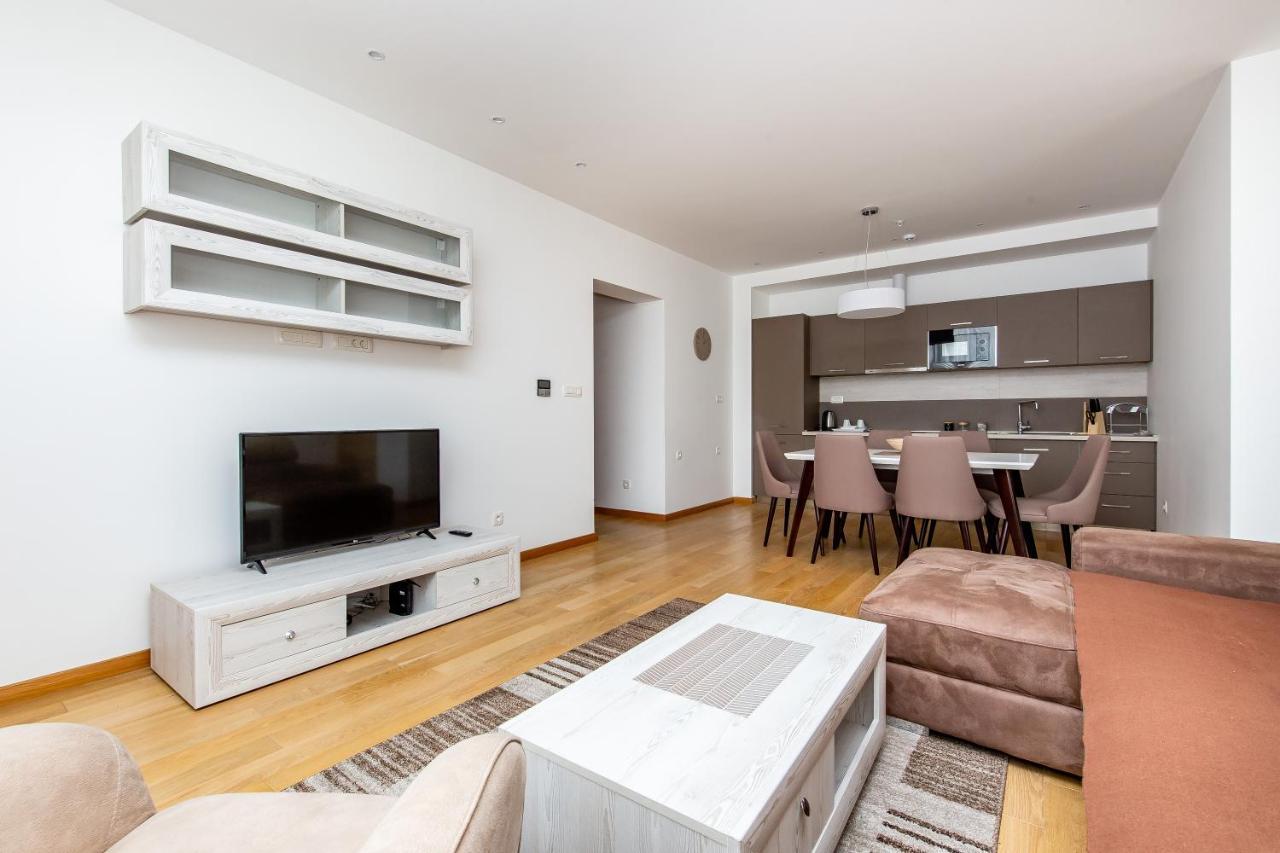 Apartments Lora In Apart-Hotel บุดวา ภายนอก รูปภาพ