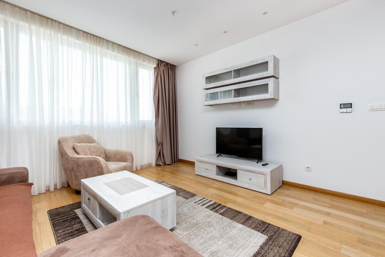 Apartments Lora In Apart-Hotel บุดวา ภายนอก รูปภาพ