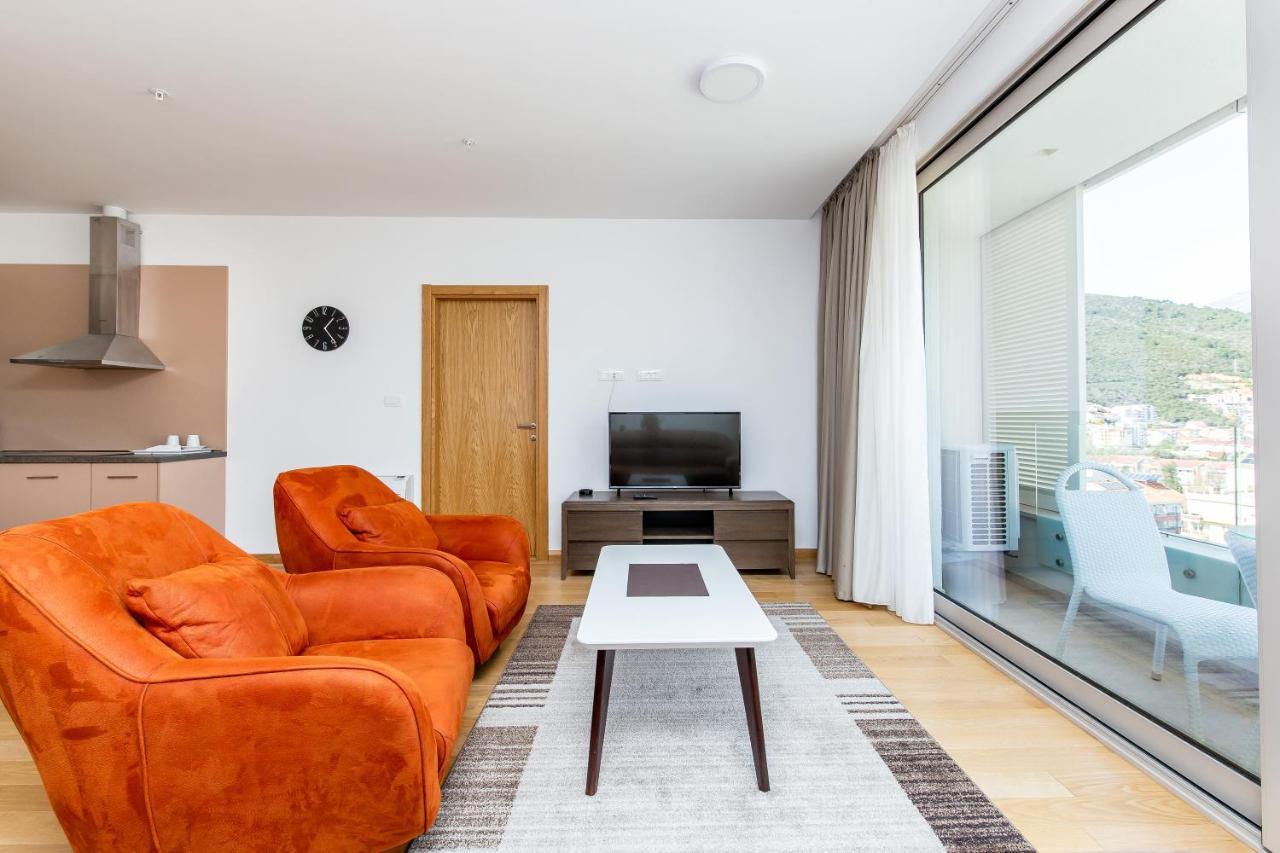 Apartments Lora In Apart-Hotel บุดวา ภายนอก รูปภาพ