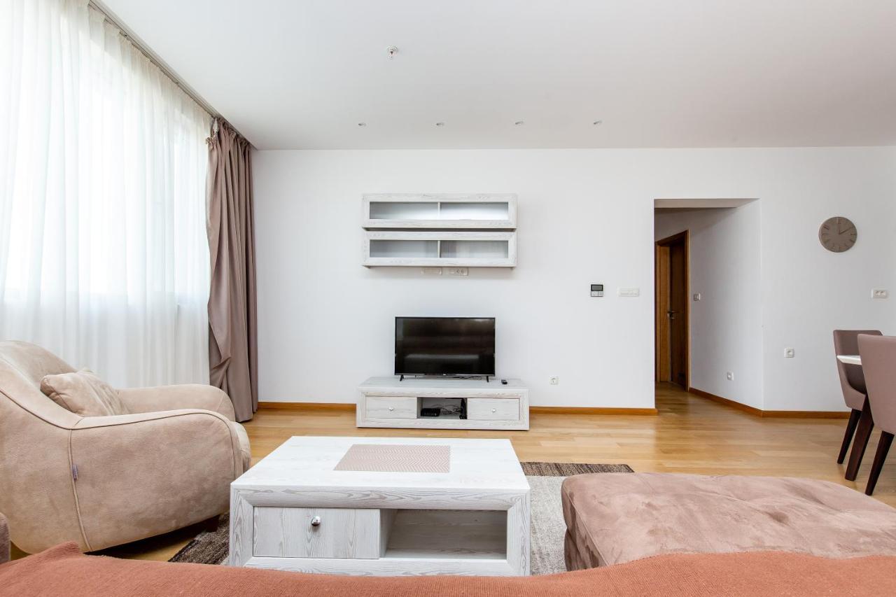 Apartments Lora In Apart-Hotel บุดวา ภายนอก รูปภาพ