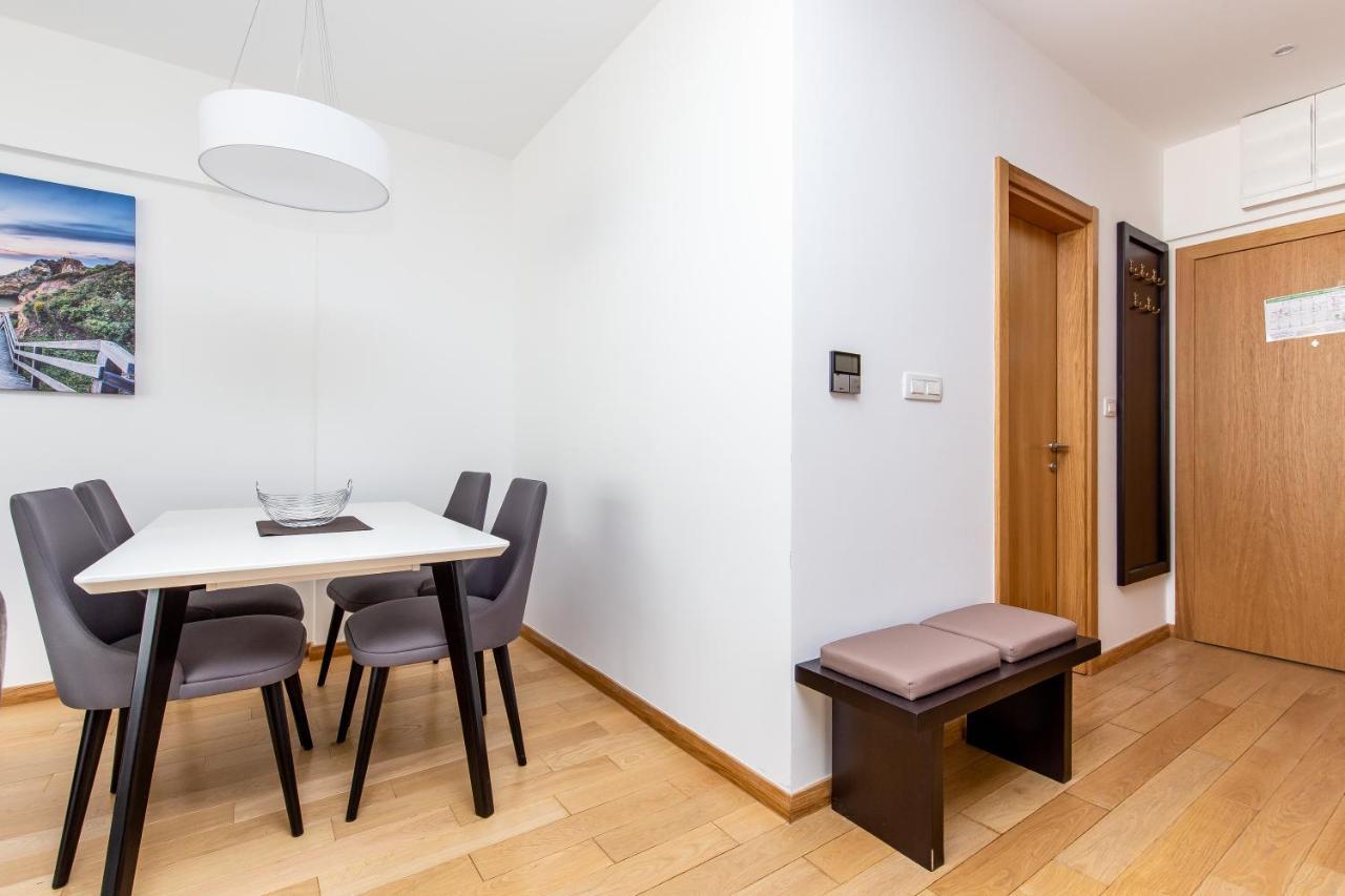 Apartments Lora In Apart-Hotel บุดวา ภายนอก รูปภาพ