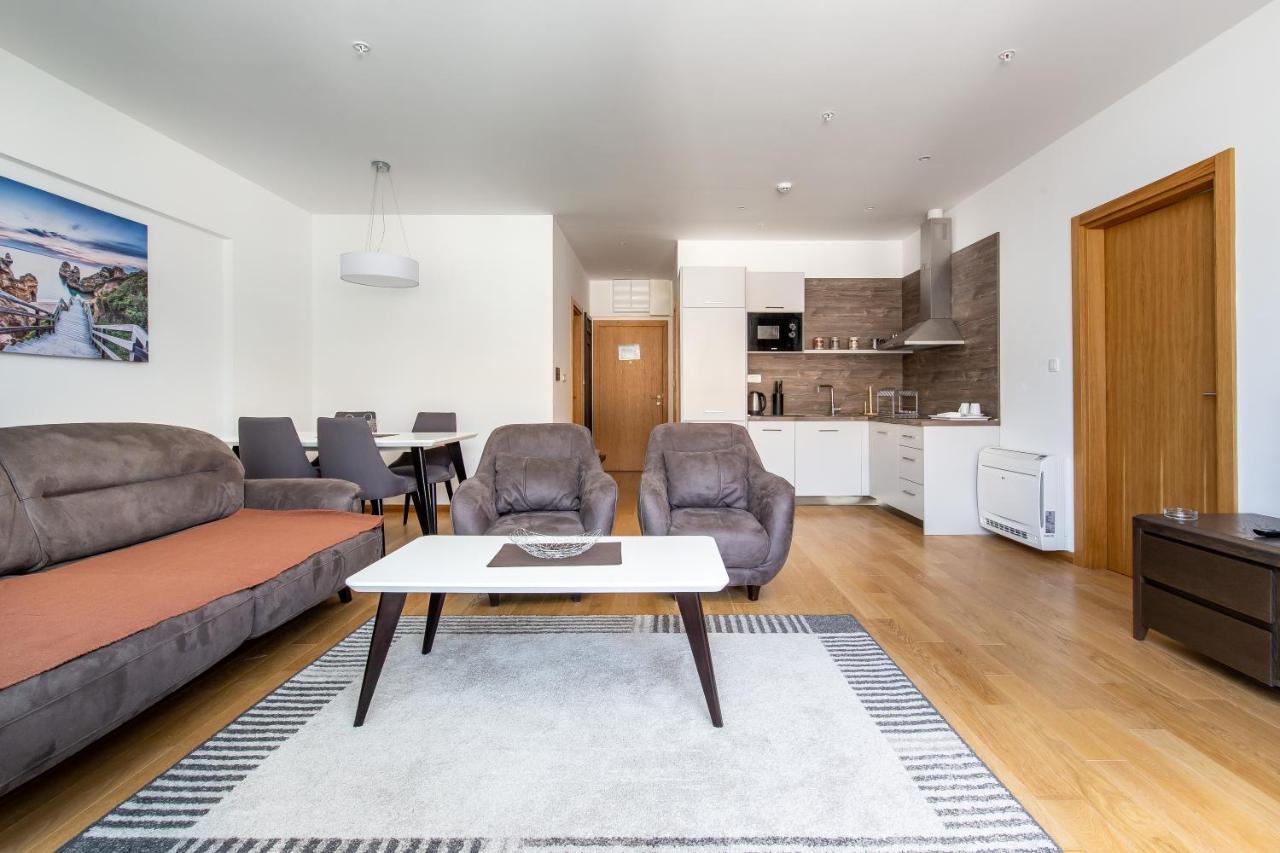 Apartments Lora In Apart-Hotel บุดวา ภายนอก รูปภาพ