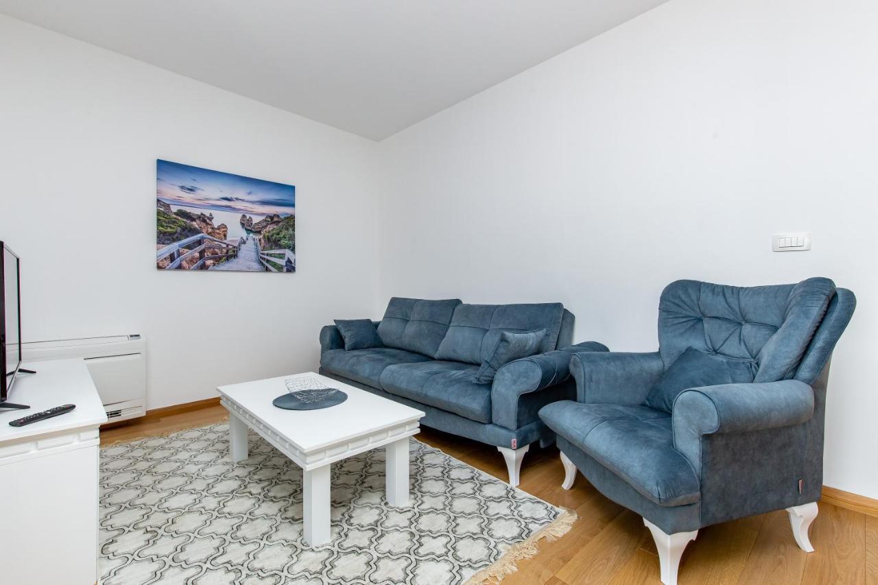 Apartments Lora In Apart-Hotel บุดวา ภายนอก รูปภาพ