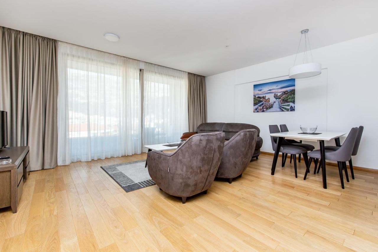 Apartments Lora In Apart-Hotel บุดวา ภายนอก รูปภาพ