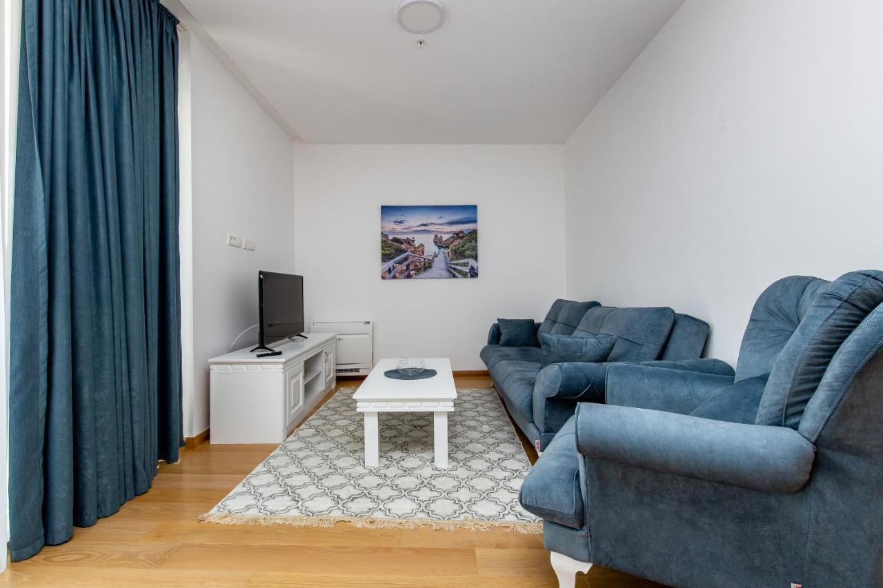 Apartments Lora In Apart-Hotel บุดวา ภายนอก รูปภาพ